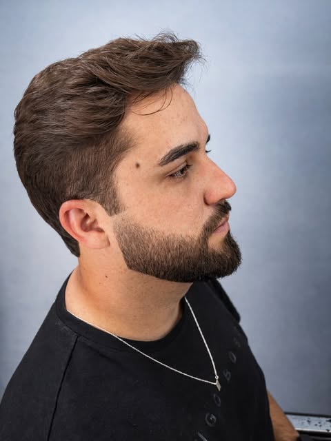Corte com barba alinhada